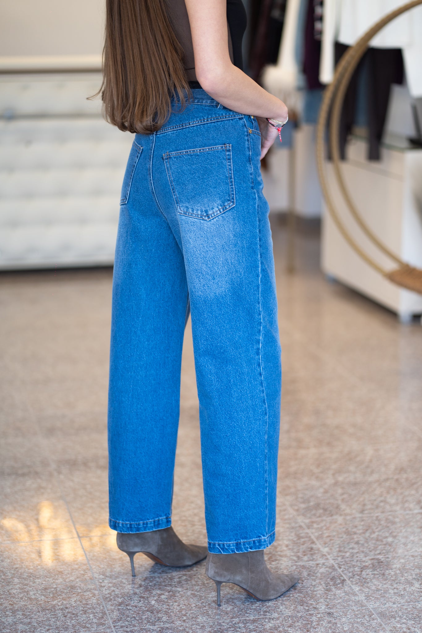 Сини дънки със златни копчета