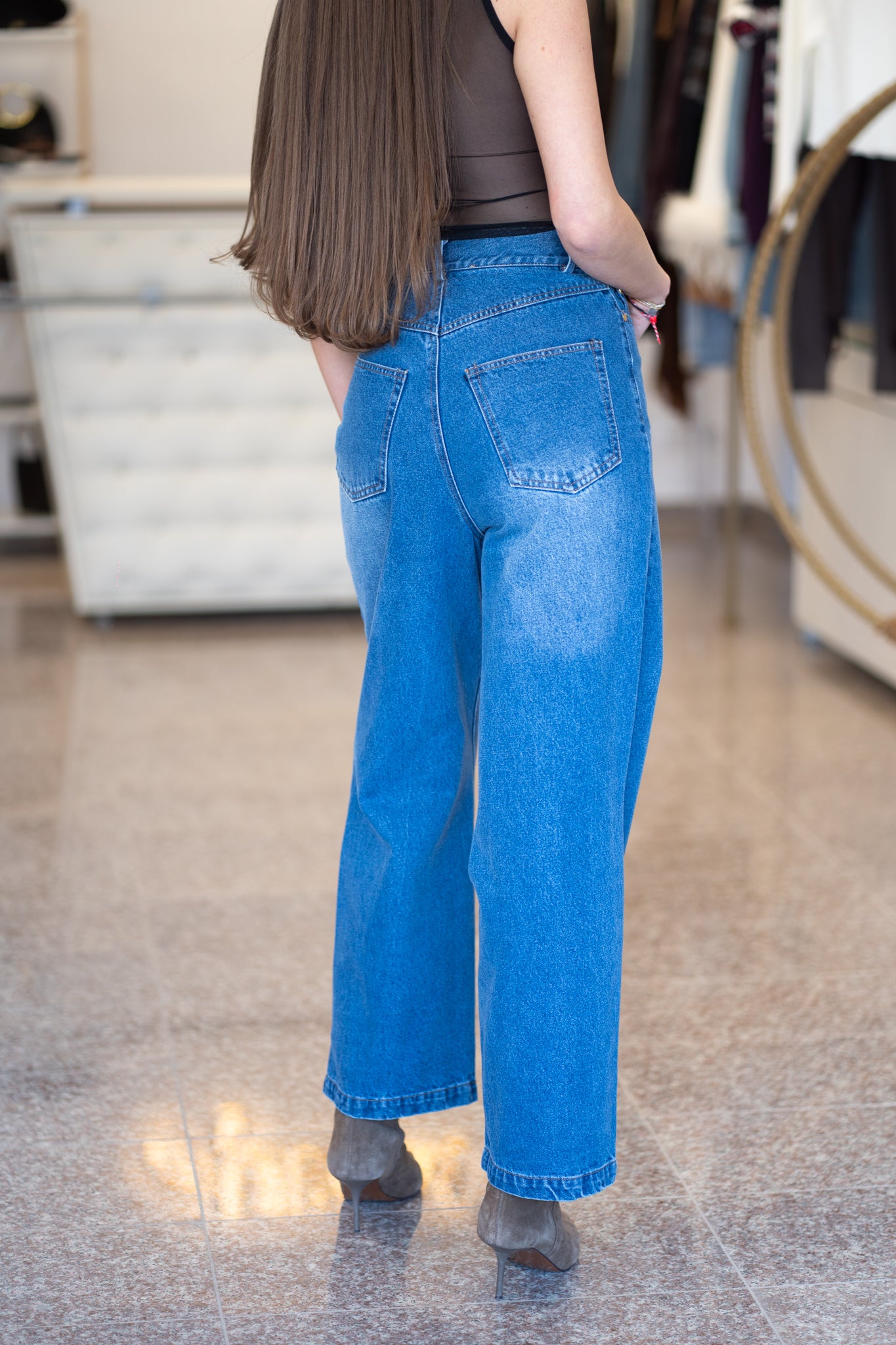 Сини дънки със златни копчета